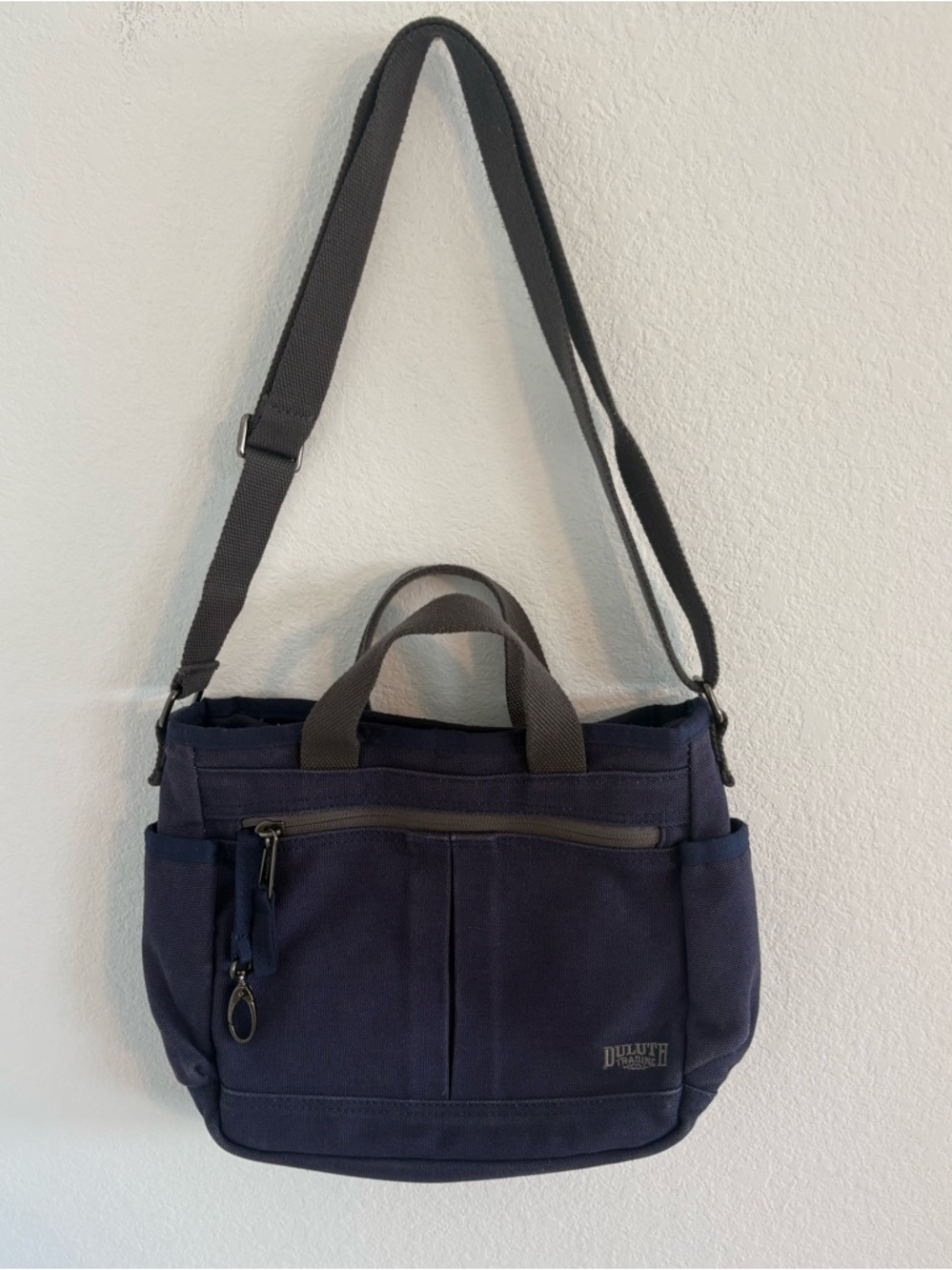 Duluth Trading Co Heritage Canvas Travel Sling Bag Navy - Picture 3 of 12